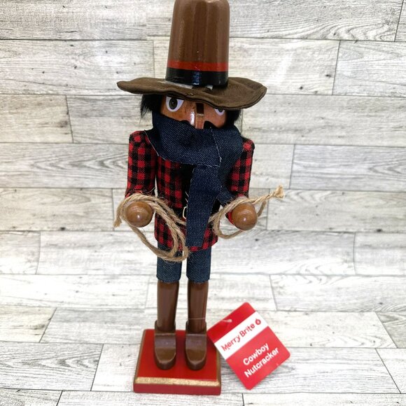 2022 NWT Merry Brite 12" Wooden Cowboy Nutcracker Figurine - Picture 1 of 10